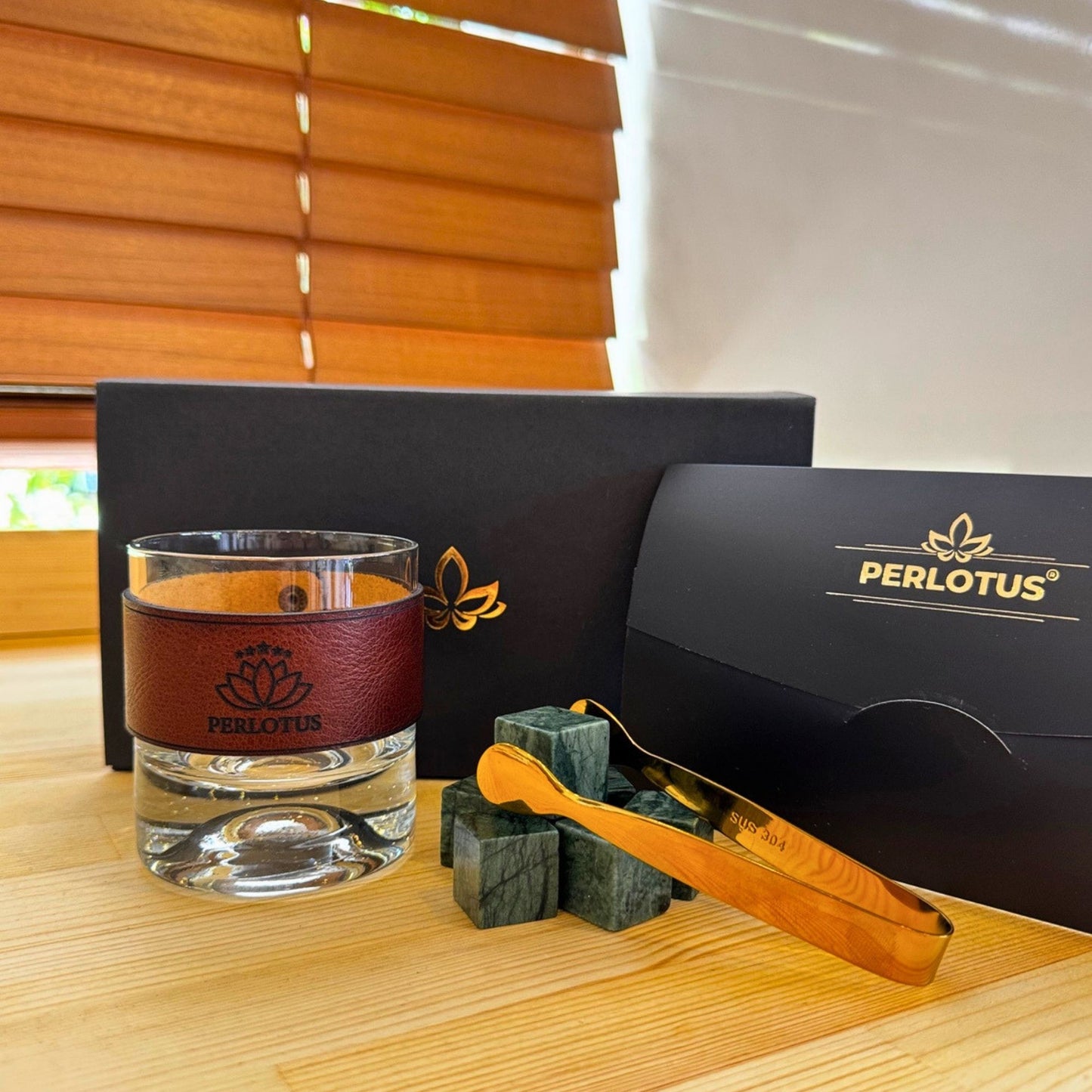 Perlotus Hakiki Deri Kılıflı Küçük Viski Bardağı Seti 6'lı Granit Viski Taşı Limited Seri