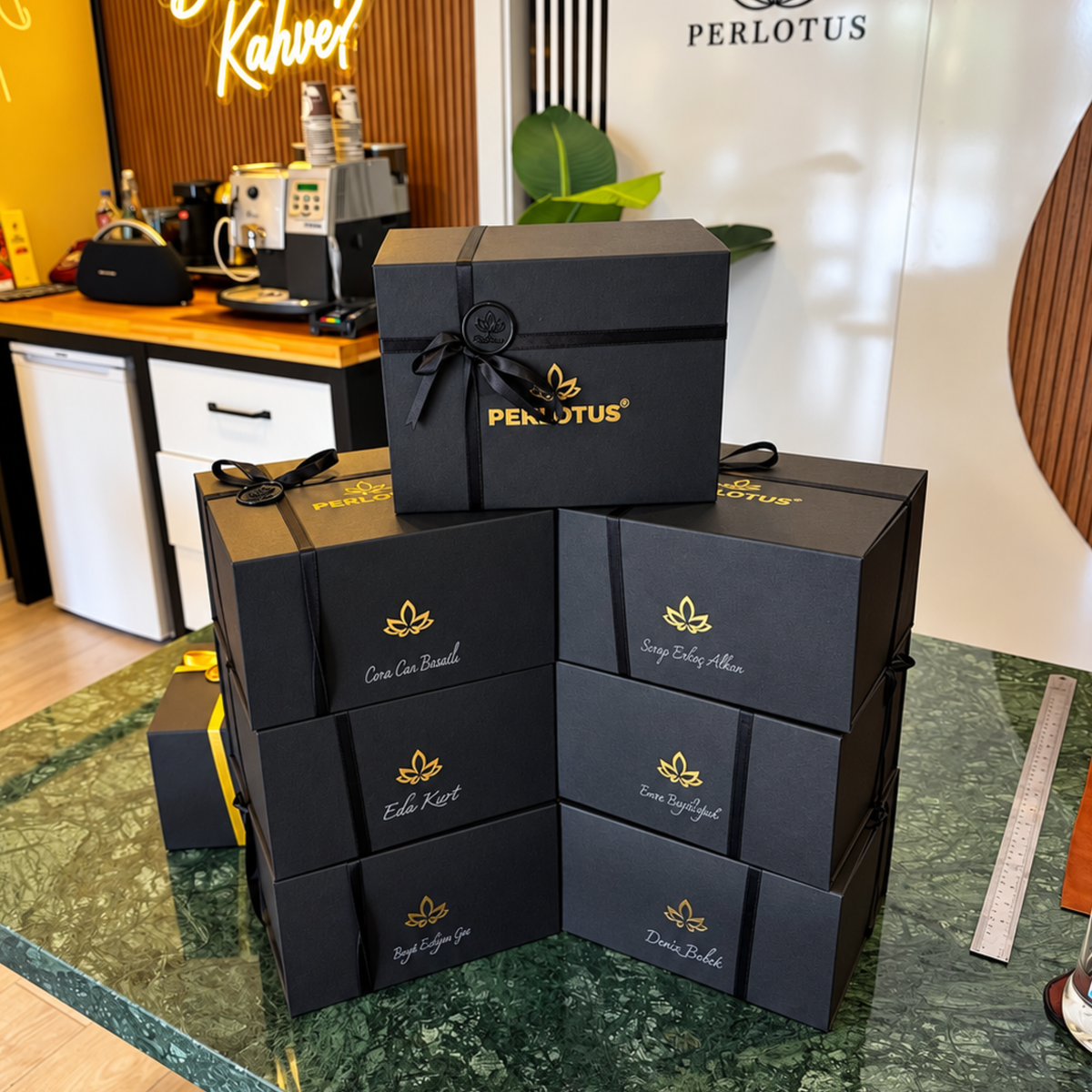 Kişiye Özel Lüks Kahve Hediye Seti | Thermos, Porselen Fincan & Starbucks